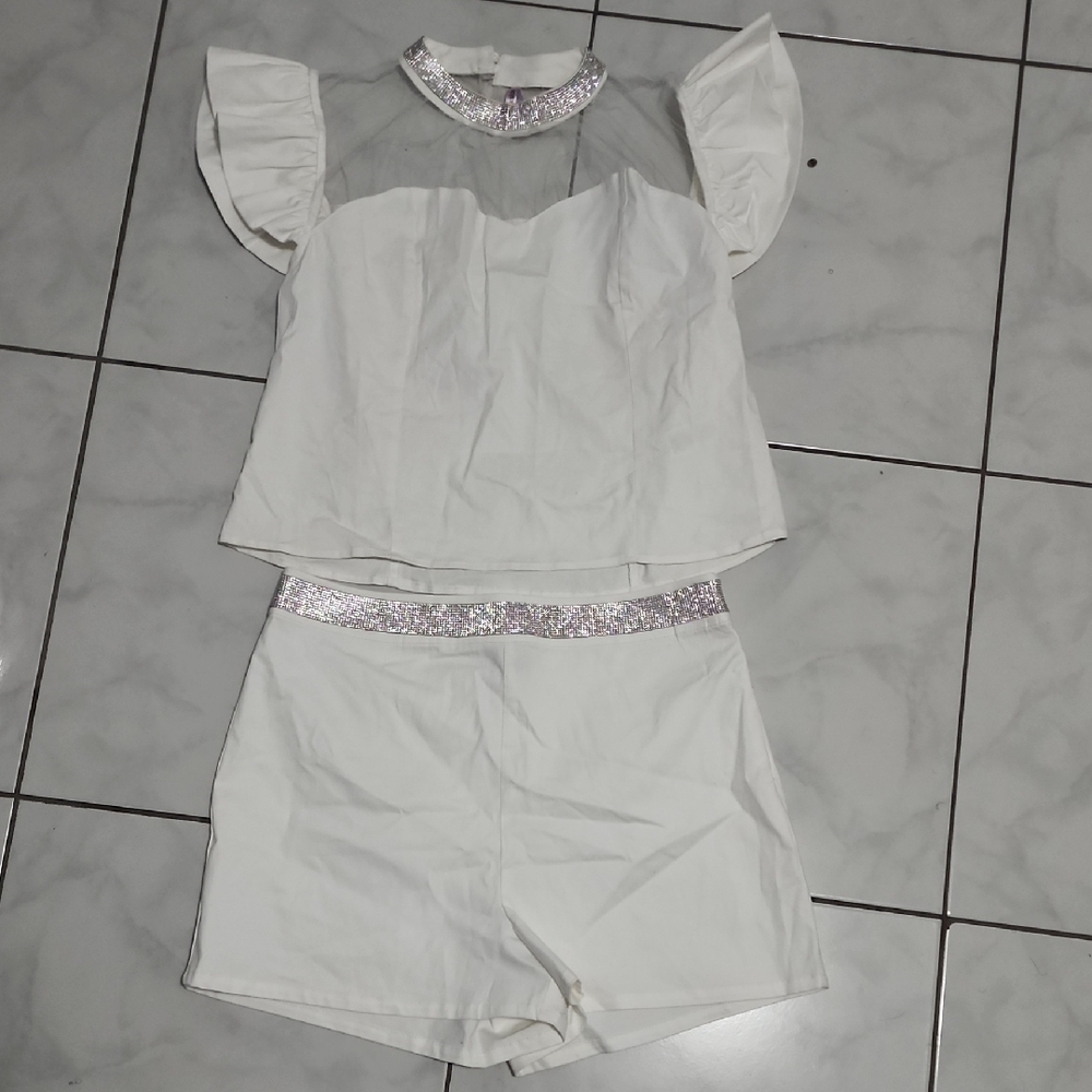 Chic Off White Rhine Stone Waisted Shorts. Blouse Free. Small Tear In Mesh